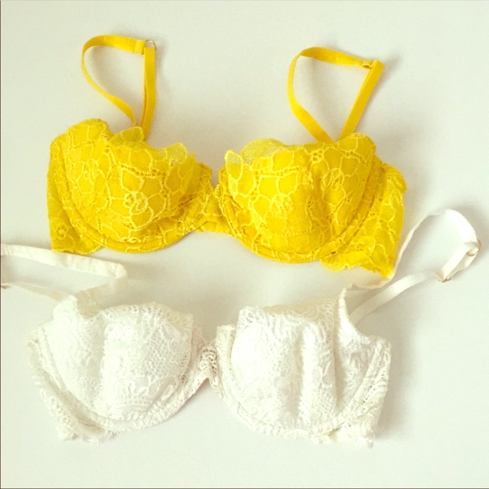 (2)Victoria’s Secret Very Sexy Bras 34C